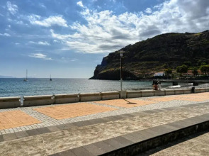 Largo dos Milagres a Home in Madeira