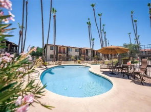 218 Fully Furnished 1BR Suite-Outdoor Pool! by RedAwning
