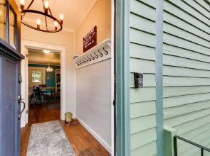 Red Lodge Home on Broadway - 15 Min to Ski Resort!