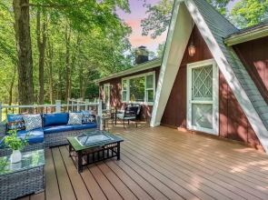 Tomhickon by Avantstay Walk to Lake Firepit Deck