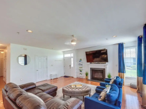 3 Mi to Beach: Ocean View Getaway w/ Pool Access