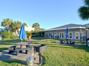 Shoreline 8 Condo by RedAwning