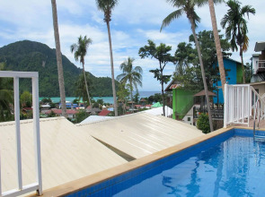 Phi Phi Uphill Cottage
