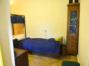 Hostel 32