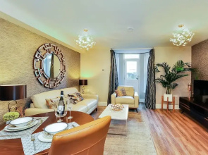 Apartment 8 Bluebridge Court