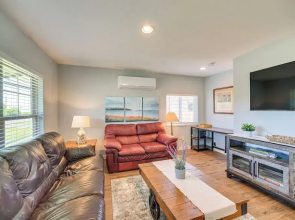 Pet-friendly Moclips Home: Walk to Mocrocks Beach!