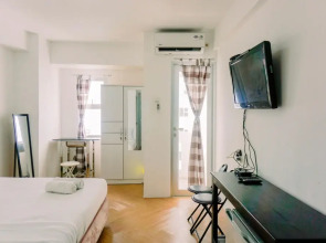 Warm And Simply Look Studio Room Urbantown Serpong Apartment