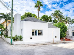 Casa Roselle 3 in Hollywood