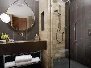 V Hotel Bencoolen