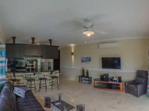 Hill Top Apartment
