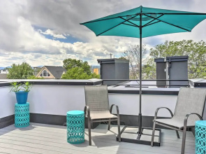 Trendy Denver Townhome - Walk to Mile High Stadium