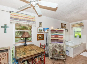 Binky's Secret Garden Studio Bedroom Cottage by Redawning