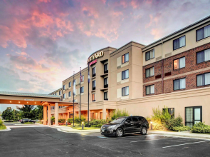Courtyard by Marriott Richmond North