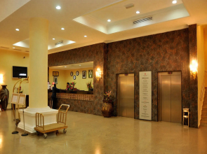 Royal Tropicana Hotel