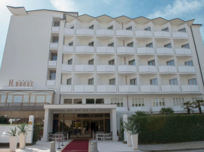 Rouge Hotel International