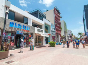 Beachfront 2BR Condo in Playa I Steps to 5th Ave!