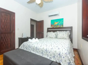 Coco View Canal Lot 18 Private Home 3 Bedroom Home
