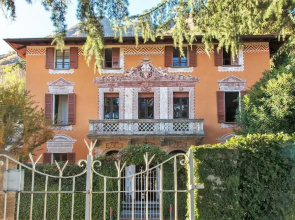 Villa Lucia Laglio with private lake access