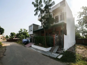 OYO Home 22635 Modern Villa 3BHK