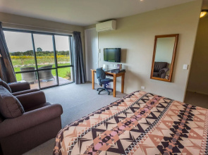 Manakau Lodge