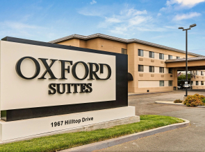 Oxford Suites Redding