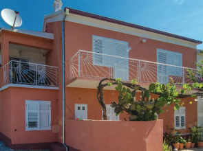 Stunning Home in Orebic With Wifi and 2 Bedrooms