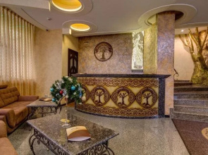 Khan-Chinar Hotel