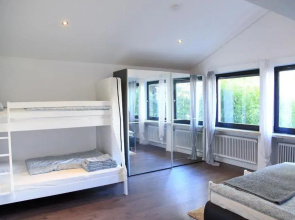 Bezaubernder Bungalow Im Funfseenland Nahe S-Bahn