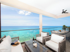 SeaDreams Boutique Condos