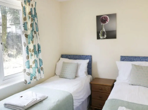 Valley Lodge 2