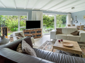 Lovely Holiday Home in Balkbrug with Jacuzzi and Garden