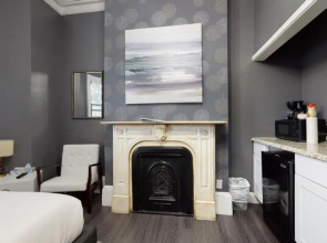 5-33 Modern Private Studio Awaits YOU!