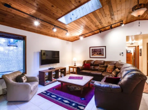 Mt. Baker Lodging Cabin 23 – Hot Tub, WiFi, Sleeps 6! by MBL