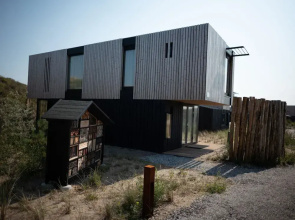 Modern, Trendy Nature Theme Lodge, Near the Sea
