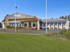 Byer Fountain Motor Inn, Holbrook