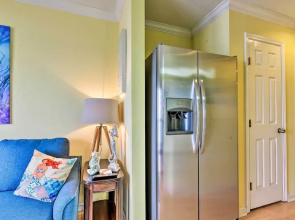 Corpus Christi Beachfront Condo w/ Pool Access!