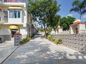 Treebo Trend The Lavit Malhar With Mountain View