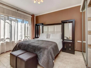 Upmarket Ultra Modern Sandton Apartment