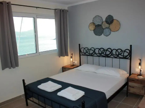 Budget Studio 1 - Sea view - Renovated February 2021
