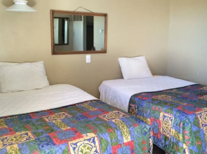 Roadrunner Motel