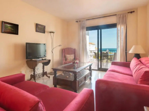2233-Lovely 2 bedrooms on the beach, pool and port