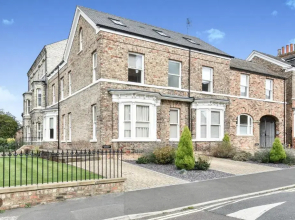 6 Blue Bridge Luxury Apartment