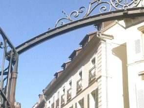 Aux Bijoux de Colmar - Le Saphir - 1 PARKING GRATUIT