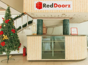 RedDoorz @ Royal Grande Beach Resort Batangas