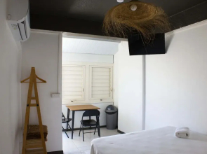 Airport Manini Lodge Studio 9