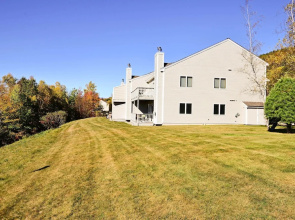 Bartlett Condo w/ Mountain Views Near Ski Resorts!