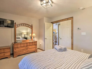 Cozy Tannersville Getaway Near Ski Resort!