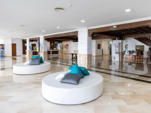 Complejo Blue Sea Puerto Resort compuesto por Hotel Canarife y Bonanza Palace