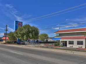Motel 6 Kingman, AZ - Route 66 East