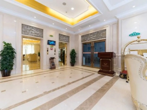 Vienna Hotel (Shunlian Square Jinlong Metro Station)